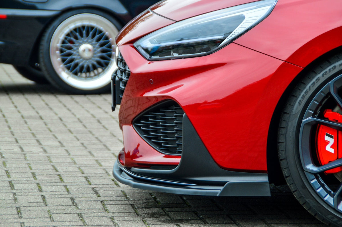 Bodykit für Hyundai I30N mit Performance-Facelift ab 2021, Ingo Noak Tuning, zeigt Front- und Seitenteile des sportlichen Designs