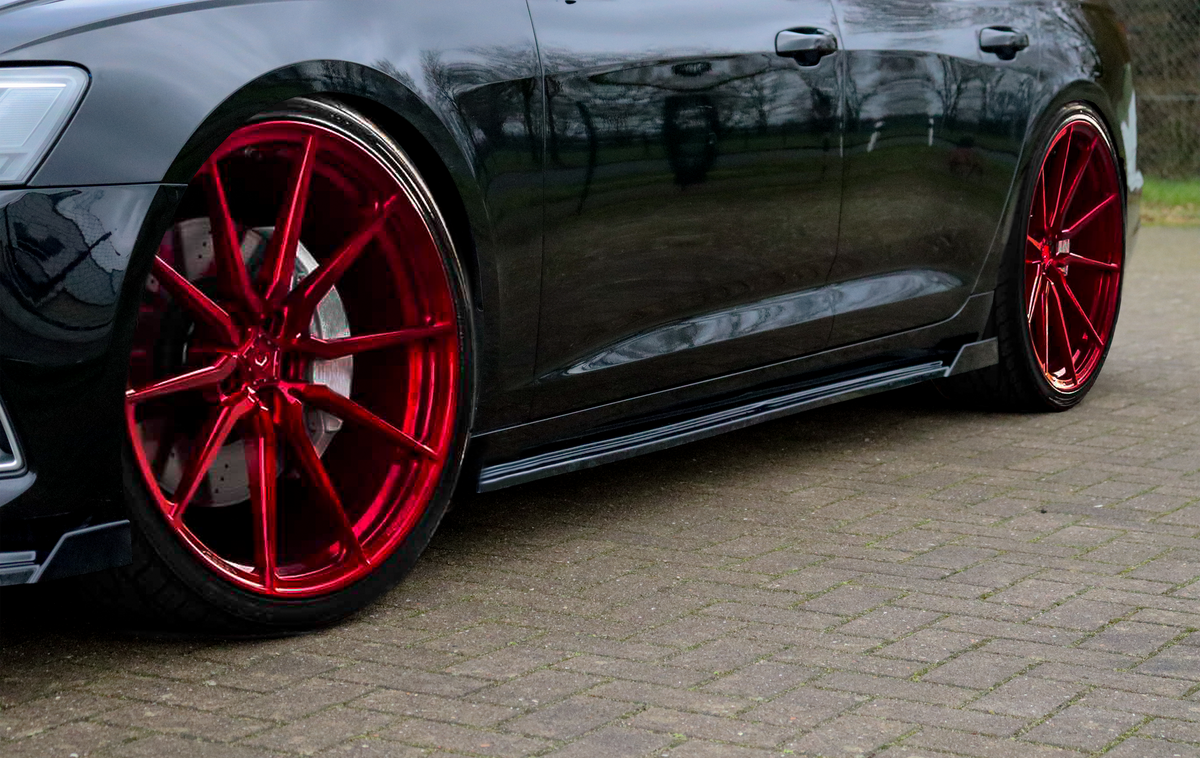 Seitenschwellersatz aus ABS mit seitlichem Wing hinten für Audi A6 C8 F2, Ingo Noak Tuning, klare Sicht auf das Produkt