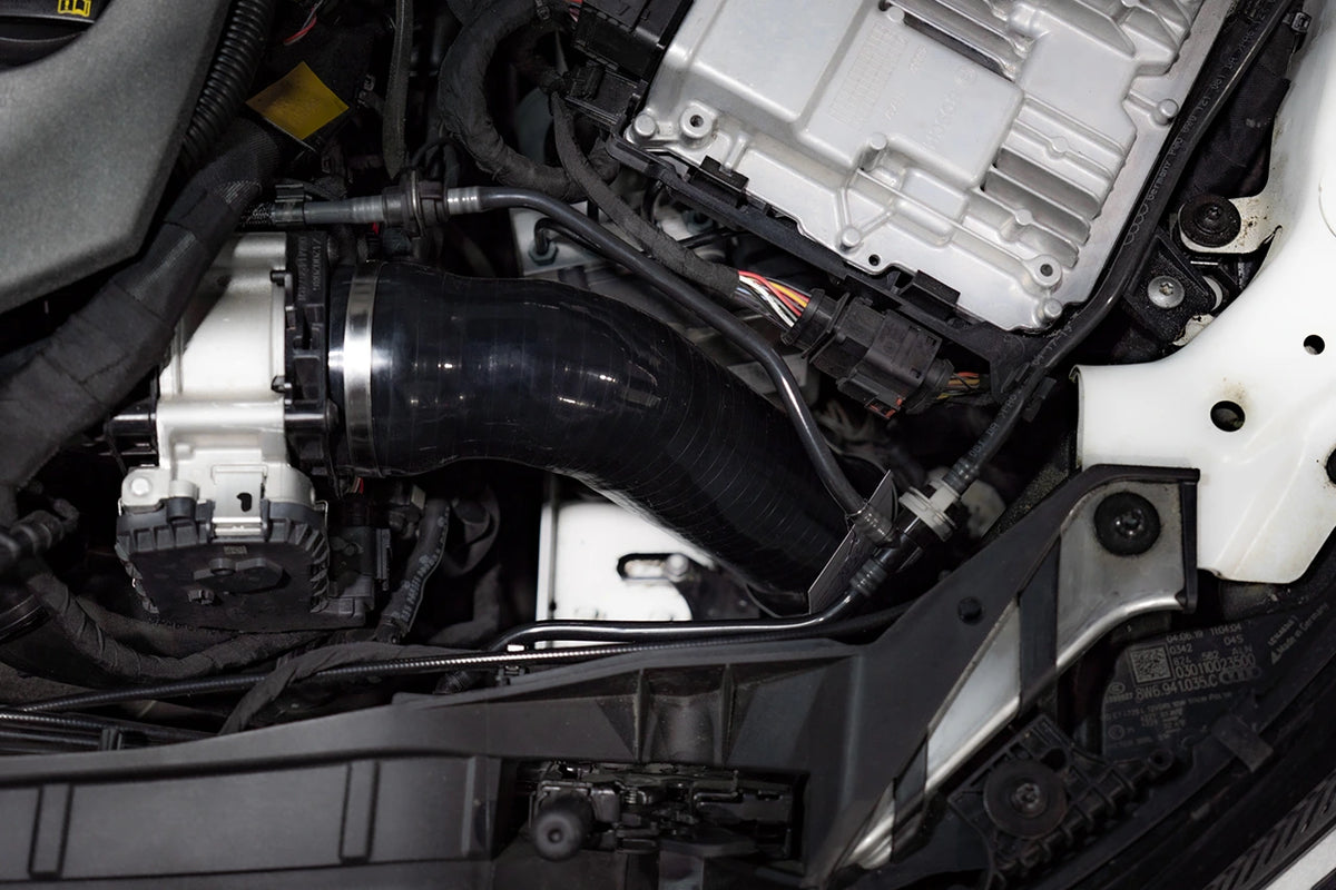 Druckschlauch LLK > Drosselklappe Audi RS4/RS5 B9 quattro 450PS