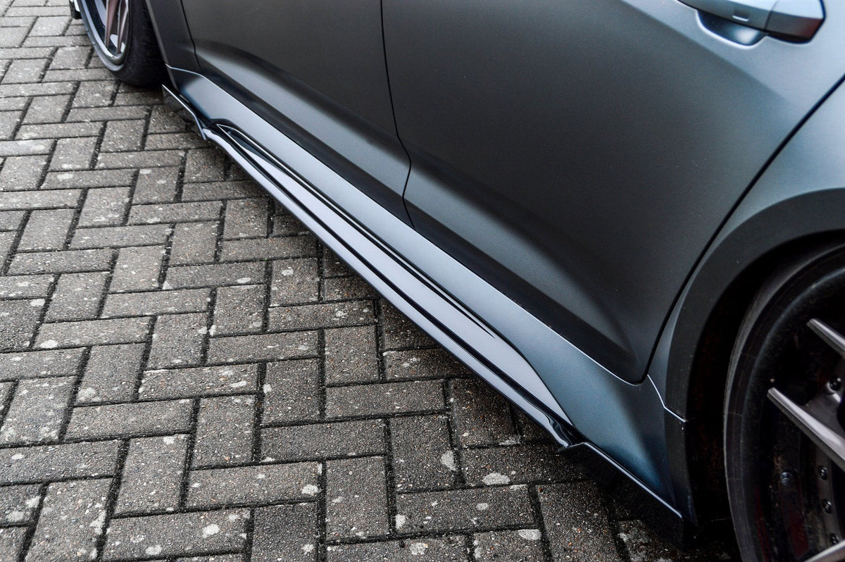 Seitenschweller mit Wing vorne und hinten für Audi RS7 C8 Bj .ab.2019