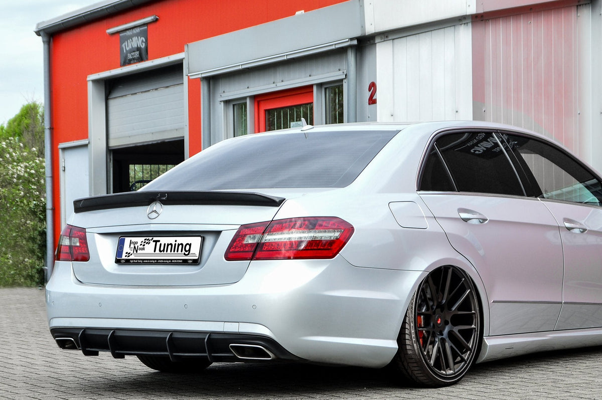 Heckansatz Diffusor für Mercedes E-Klasse W212 mit AMG-Line Paket, schwarz, aus Kunststoff, von Ingo Noak Tuning.