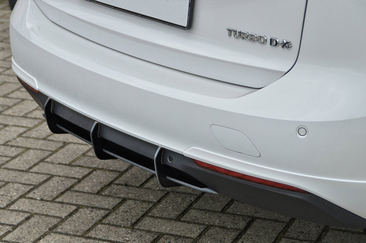 Heckansatz für Opel Insignia B Sportstourer OPC Line ab 2017, Ingo Noak Tuning, sichtbare Heckstoßstange und Design.