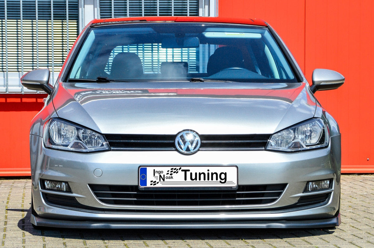 Vorne Spoilerlippe mit Wing für VW Golf 7 AU von Ingo Noak Tuning, schwarzes Kunststoff-Design, sportlicher Look