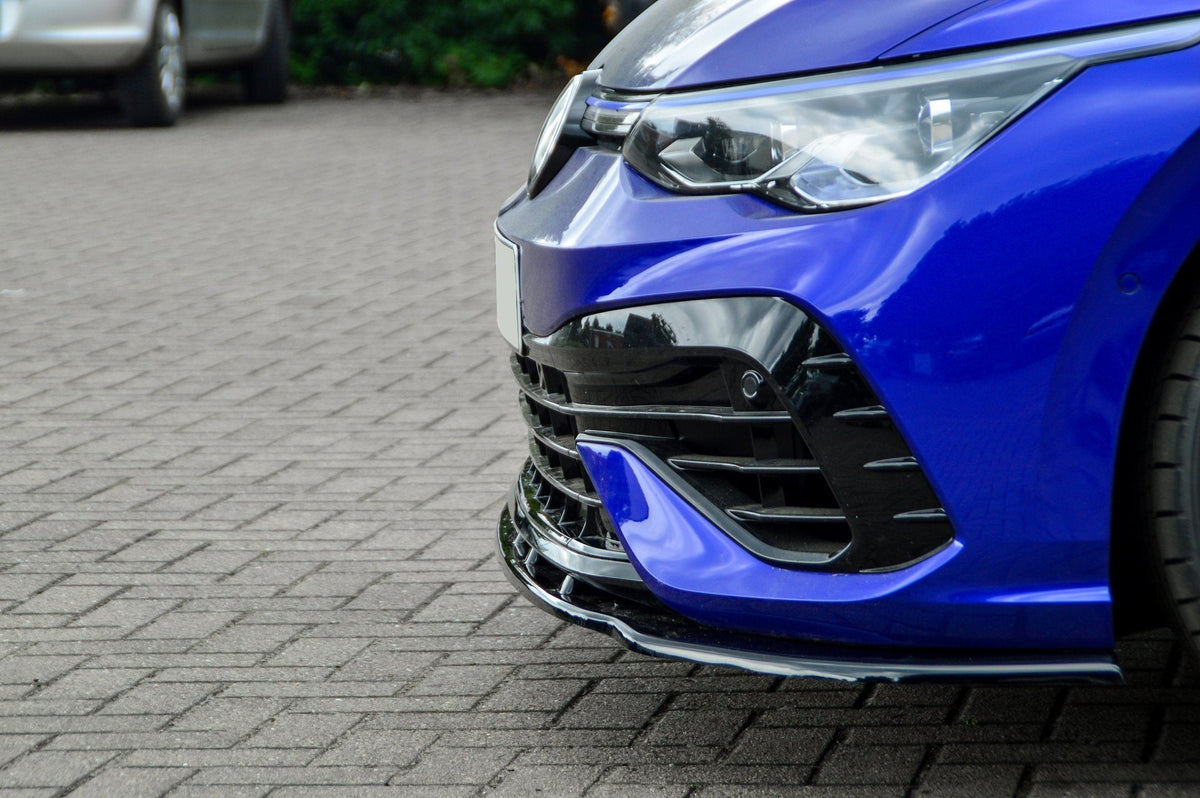 Frontspoilerlippe für VW Golf 8 R von Ingo Noak Tuning, sportliches Design, aus robustem Material, sichtbar an der Fahrzeugfront
