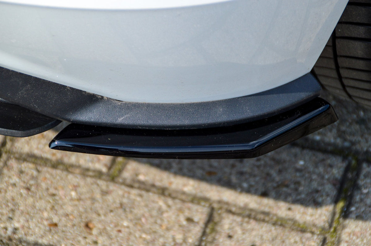 Bodykit für VW Polo 6 GTI 2G (AW) von Ingo Noak Tuning, zeigt Frontstoßstange, Seitenschweller und Heckpartie.