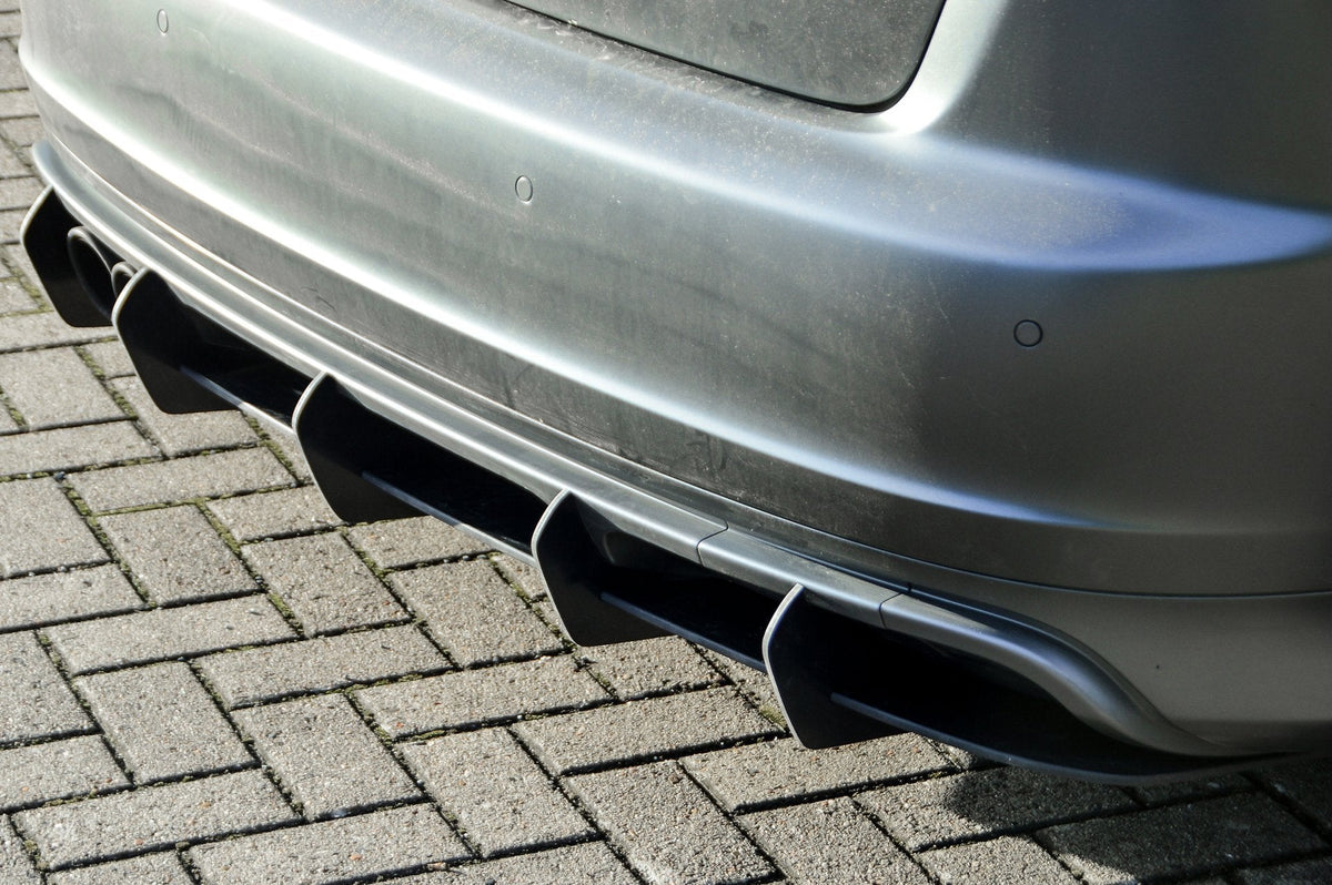 Gefräster Heckansatz für Audi S3 8P Sportback aus Ingo Noak Tuning, zeigt detaillierte Metalloberfläche und Passform