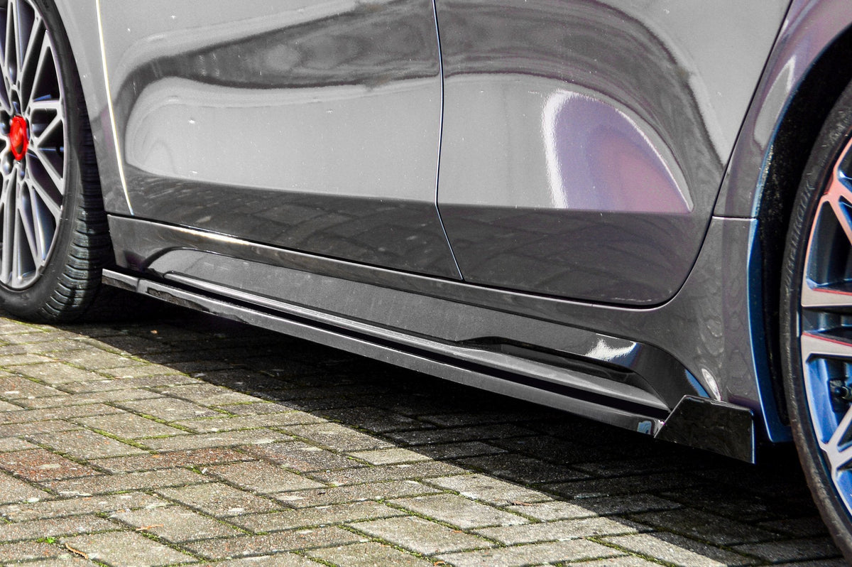 Seitenschweller mit Wing hinten für Kia Proceed GT und GT-Line ab 2018, Ingo Noak Tuning, aus Carbon gefertigt