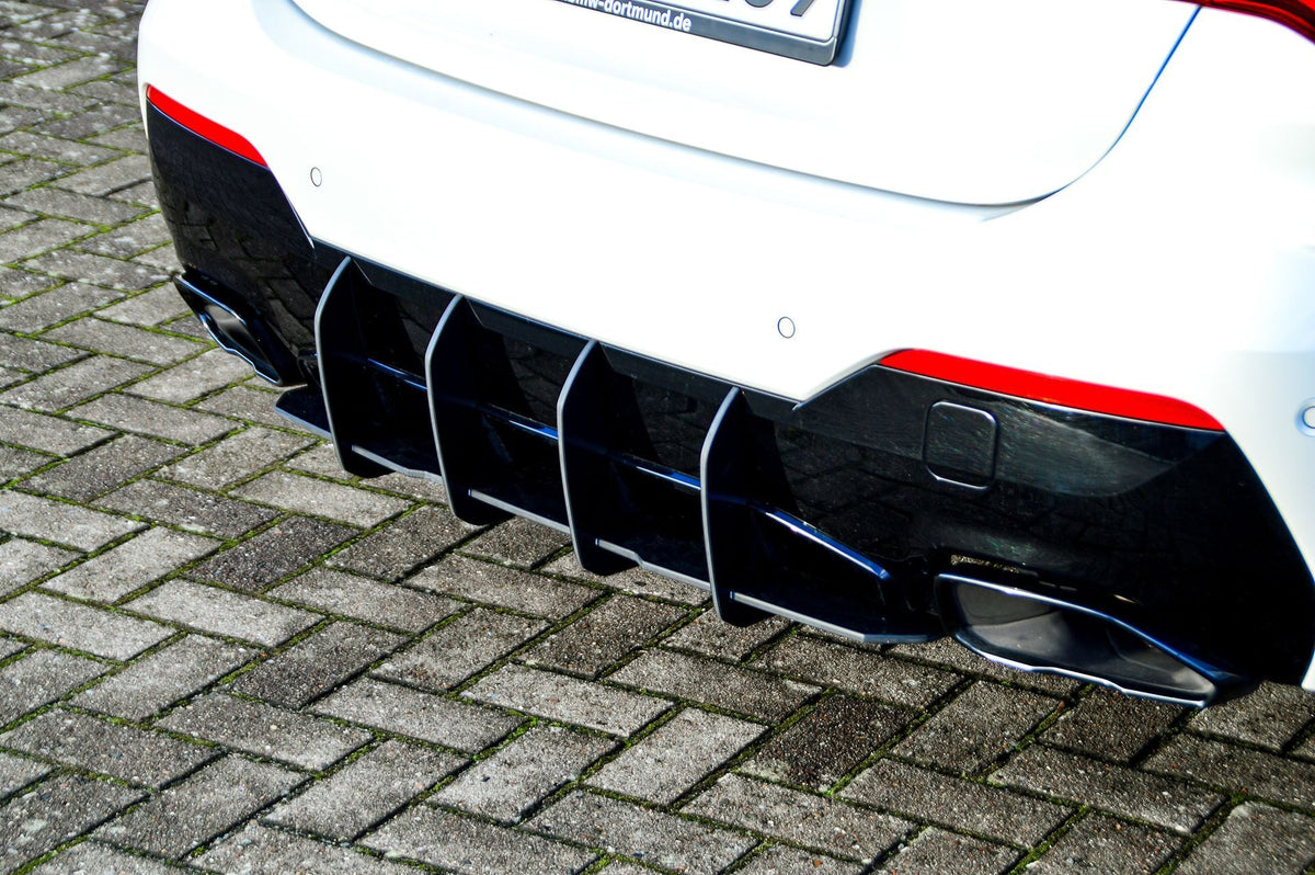 Heckeinsatz Diffusor für BMW 4er G22/G23 von Ingo Noak Tuning, aus hochwertigem Material, passend für Heckpartie.