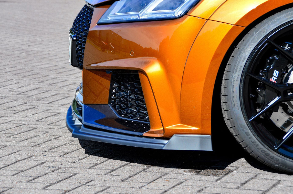 Frontspoiler Cuplippe mit Wing aus ABS für Audi TTRS 8S, von Ingo Noak Tuning, sichtbar auf dem Spoilerschwert.