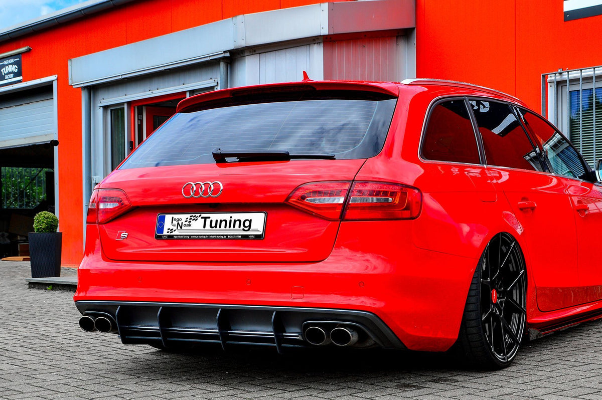 Gefräster Heckansatz aus ABS für Audi S4 B8 Facelift, in schwarzer Farbe, mit Ingo Noak Tuning Logo sichtbar.