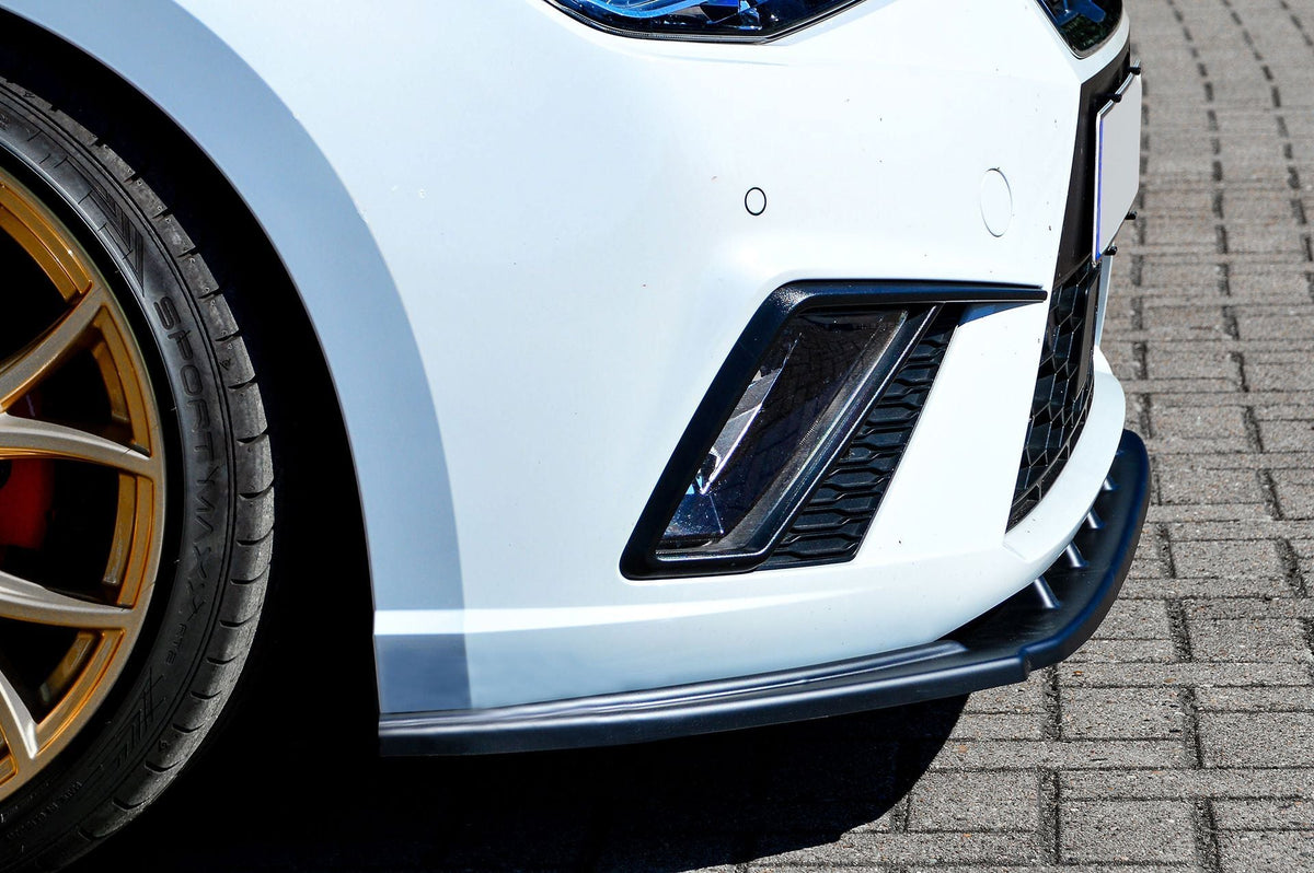 Frontspoiler Cuplippe für Seat Ibiza 6F KJ Vorfacelift von Ingo Noak Tuning, zeigt die aerodynamische Fahrzeugfront.