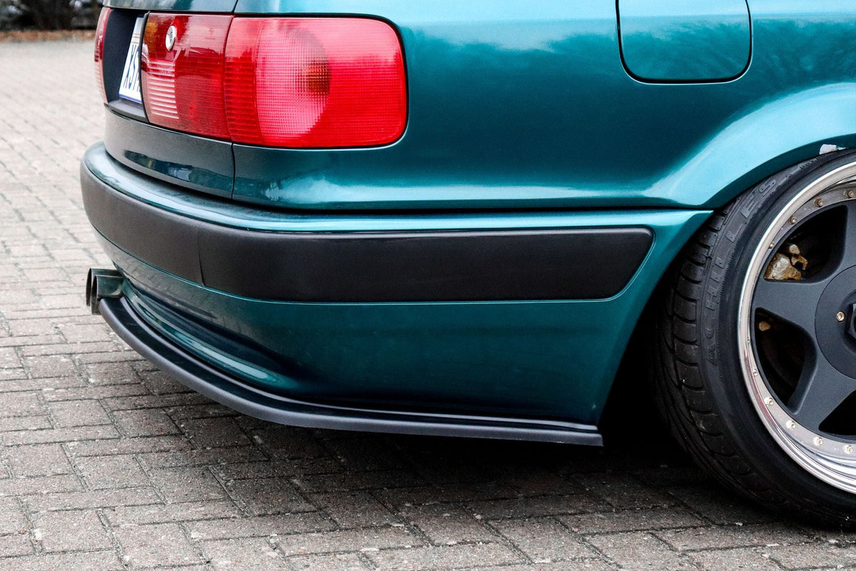 Heckspoilerlippe für Audi 80 B4 von Ingo Noak Tuning, hochwertige Heckspoilerlippe für sportliches Design.