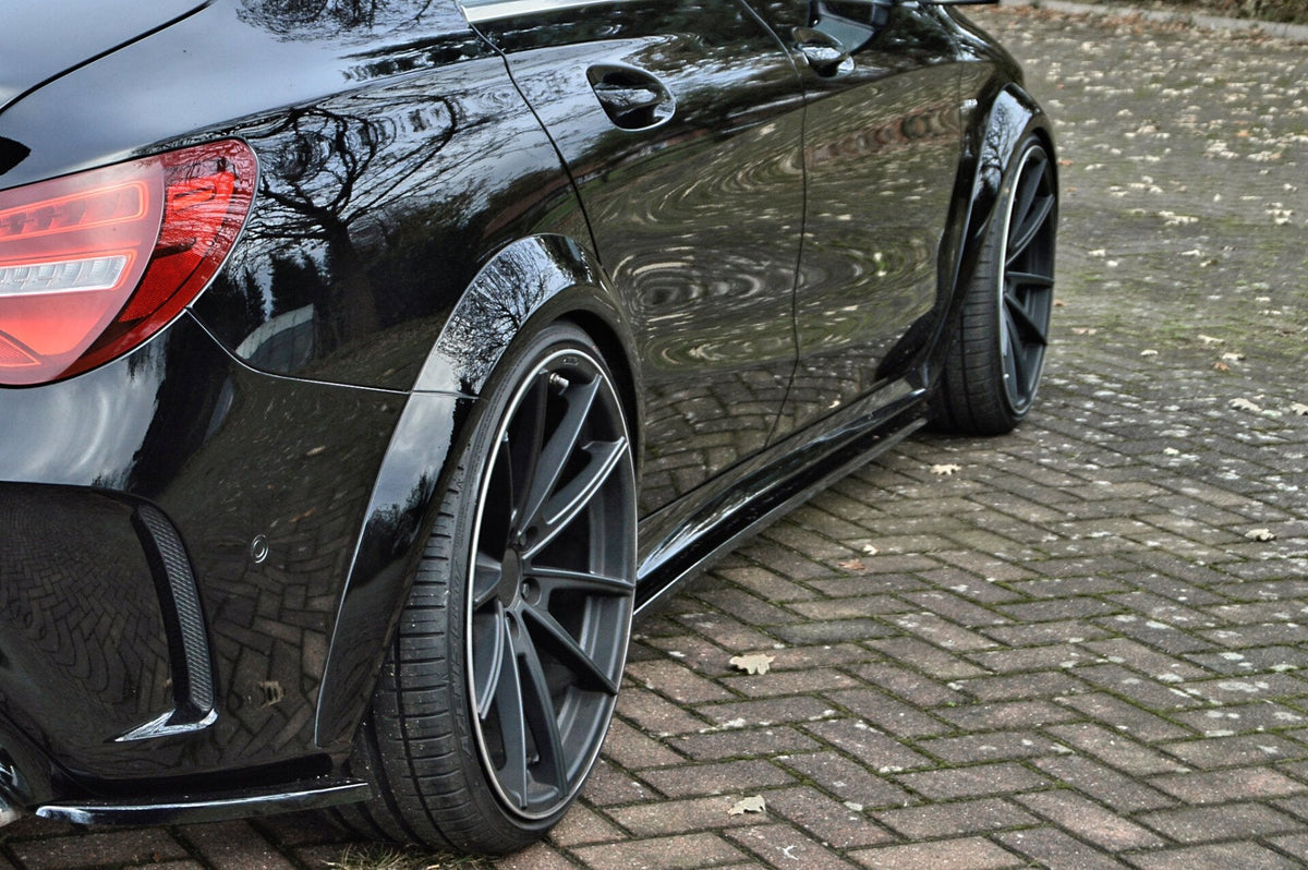 Radlaufverbreiterung  Set für Mercedes Benz CLA 45AMG, MOPF C117 / 245G - Ingo Noak Tuning
