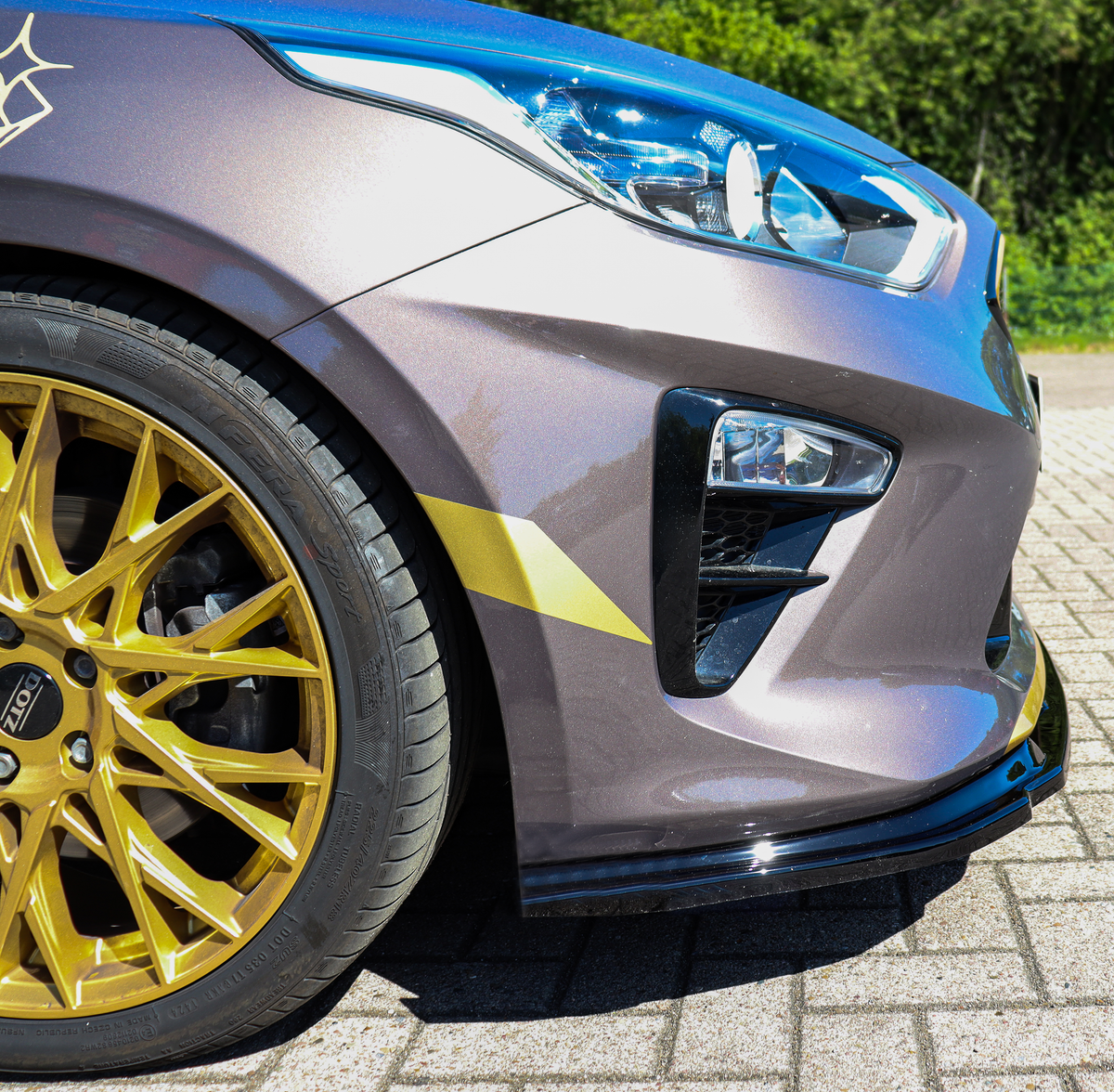 Frontspoilerlippe für Kia Ceed CD Standard von Ingo Noak Tuning, aus ABS, zeigt die elegante, sportliche Fahrzeugfrontverkleidung.