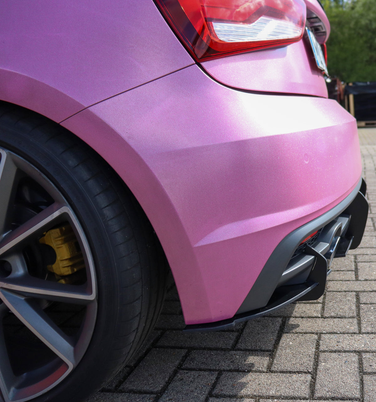 Gefräster Heckansatz für Audi A1 8X S-Line ab 2014-2018 von Ingo Noak Tuning, sichtbar auf dem Bild.