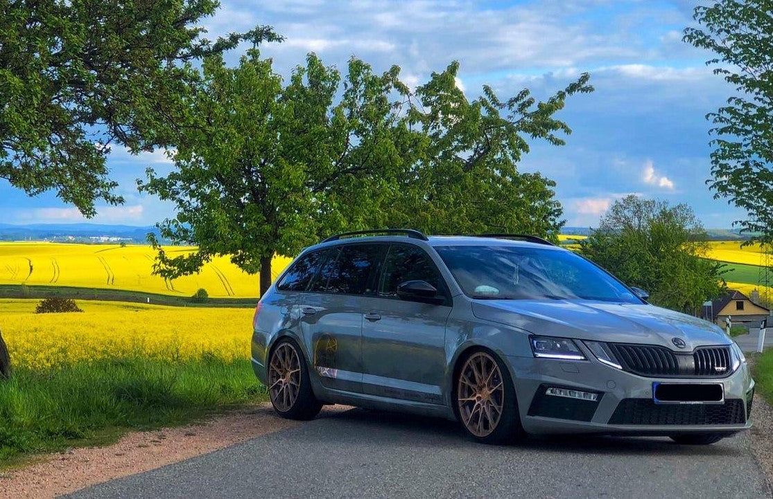 Skoda Octavia 5E Facelift Mücke Kotflügel verbreitert 2,5 cm